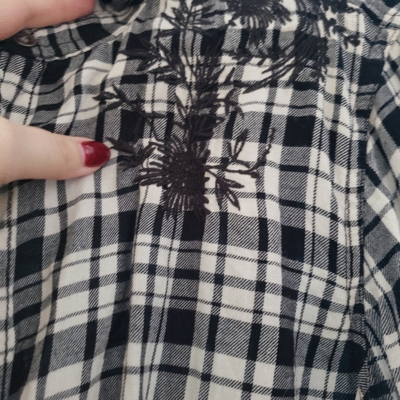 Detailed plan button up - Picture 2 of 3